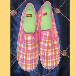 BC Footwear never before worn pink plaid slip on